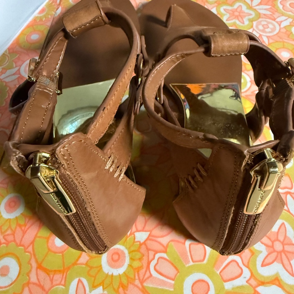 Vince Camuto Cognac Leather T-Strap Sandals with Gold Accents - Picture 5 of 7